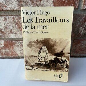 Travailleurs de La Mer Victor Hugo French Language Novel Paperback 2070371972